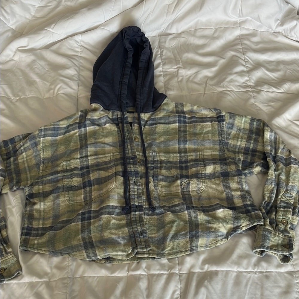 American Eagle Outfitters Hooded, Distressed, Cropped Button-up